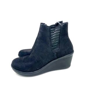 Skechers Chelsea pull-on boots, black sz 7.5 air cooled, foam footbed